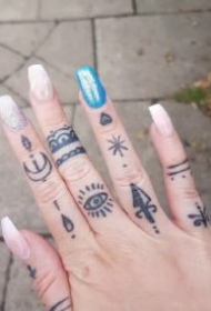 手指上的一列小cq9电子制图片作品