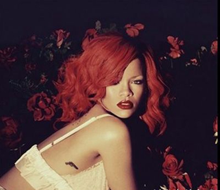 歌手rihanna性感侧腰手枪cq9电子