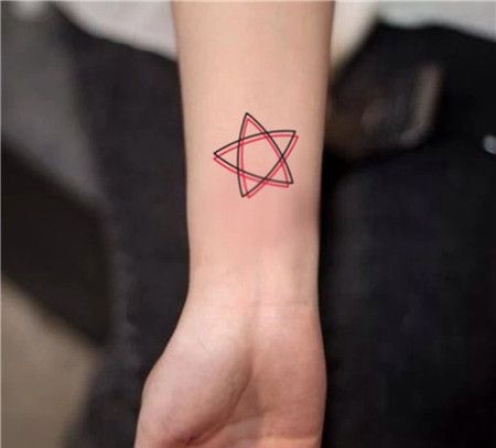 女生手腕双重立体五角星cq9电子制图案