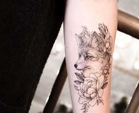 点线小臂花卉狼cq9电子制图案