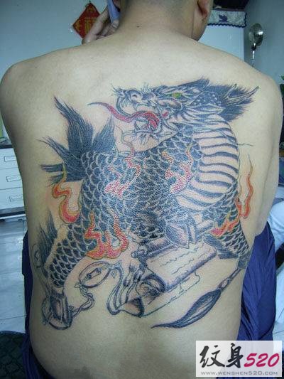 背部前卫经典的麒麟神兽cq9电子
